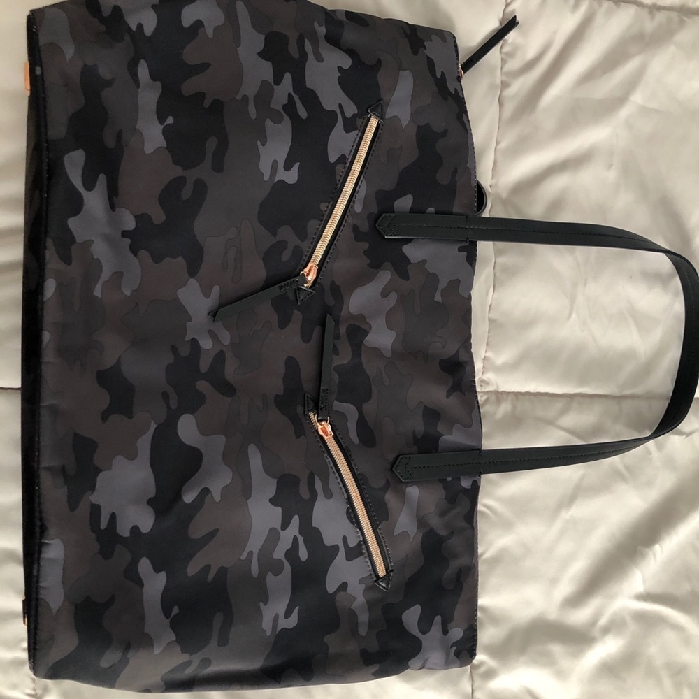 Stella and Dot Boss Lady tote bag with computer case